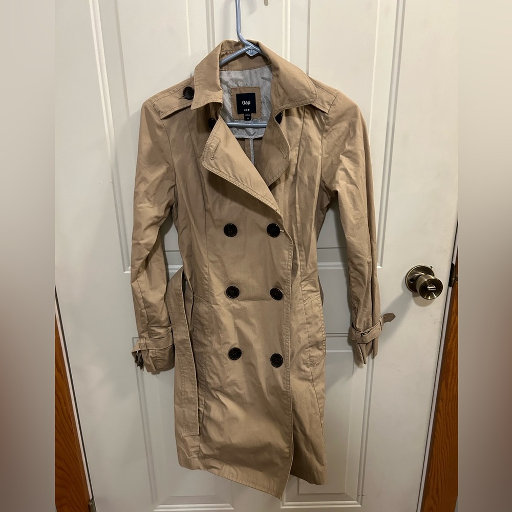 Gap tan trenchcoat